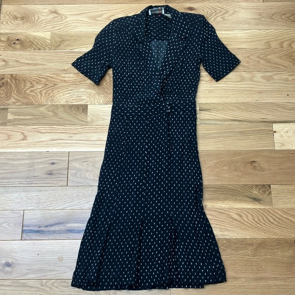 Liz Claiborne Dresses & Skirts - Vintage Liz Claiborne  V-Neck Midi Dress with Cream Print 4P